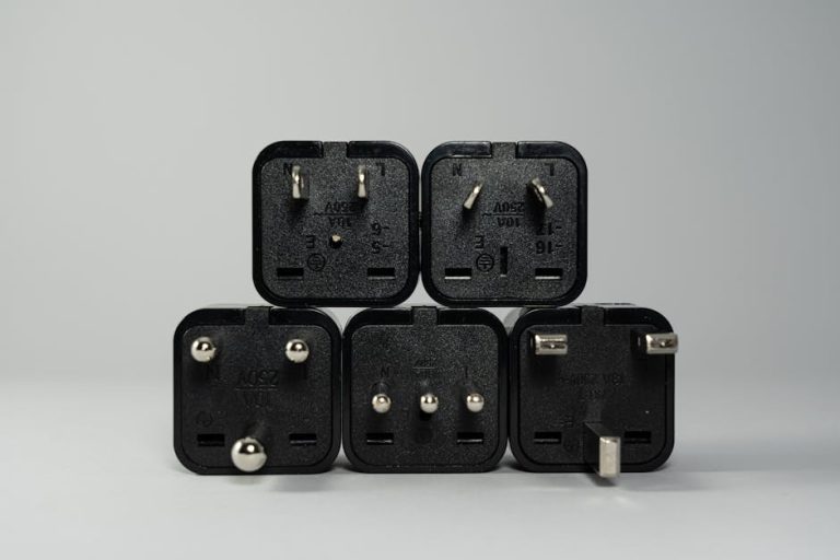 How to Choose Travel Power Adapters: Expert Tips
